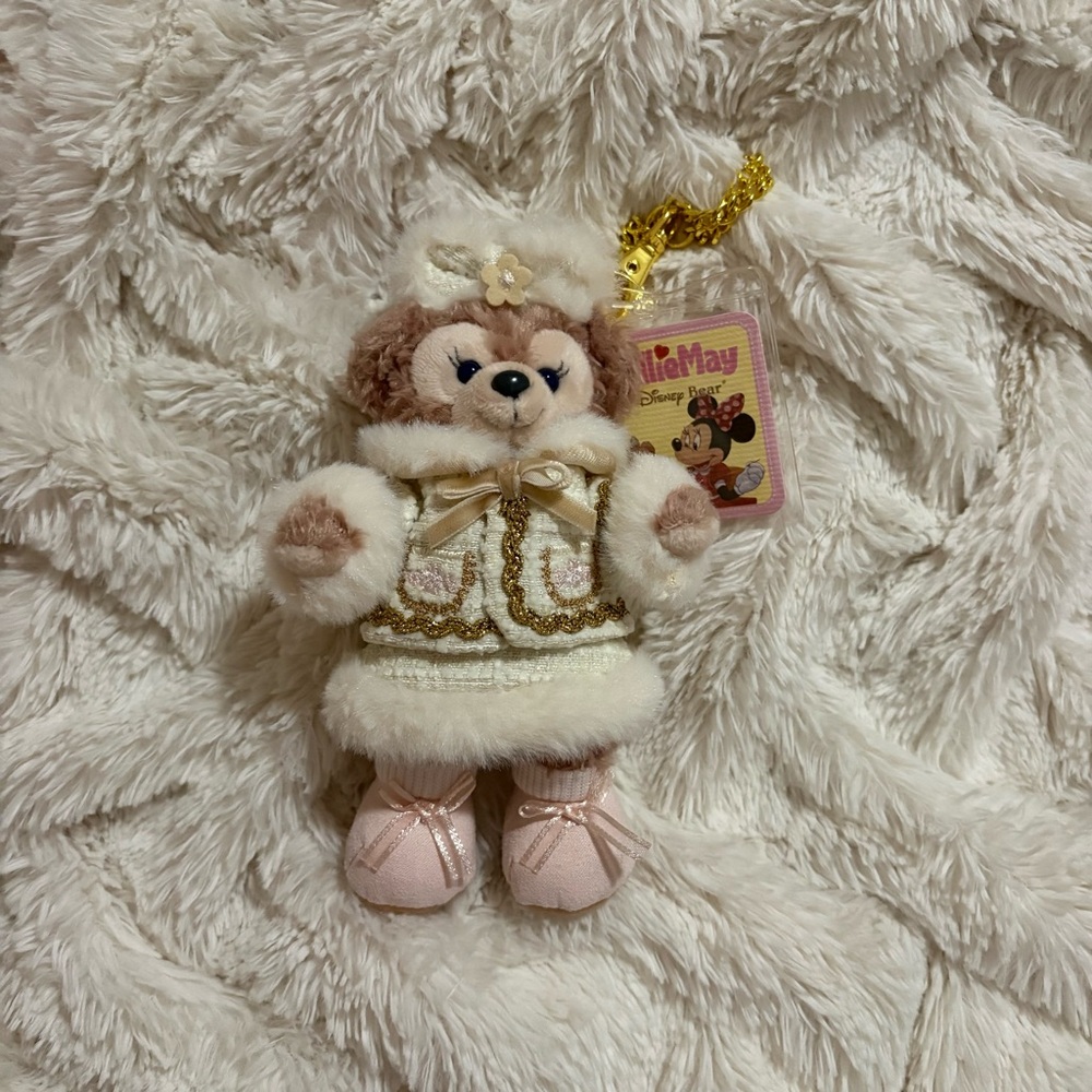 ShellieMay Plush Keychain Winter